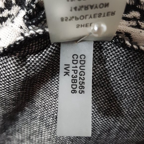 Calvin Klein Snakeskin Dress Size 4 - Picture 6 of 6